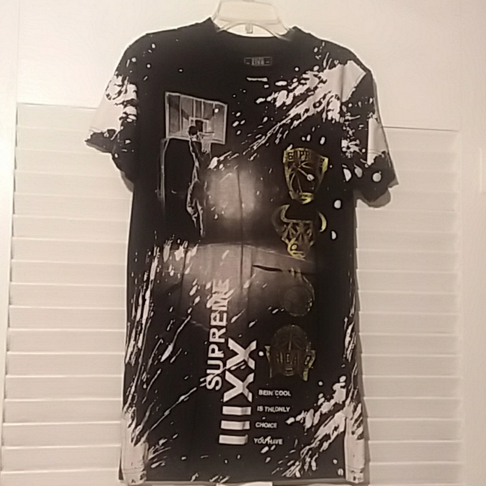 NWoT☆ Bare Fox King Tshirt